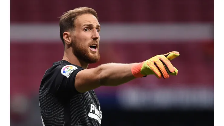 Oblak es tentado por dos grandes de Inglaterra