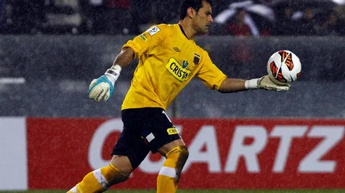 Justo Villar en el arco de Colo Colo