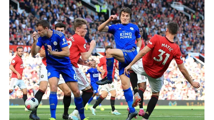 Manchester United y Leicester City pelean un lugar en la Champions League de la próxima temporada. Solo uno lo logrará.