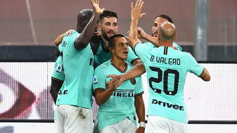 Alexis y su gol contra Genoa.