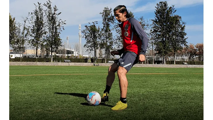Matías Fernández entrenando en el Monumental