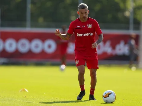 Charles Aránguiz vuelve a las prácticas con nuevo look