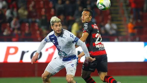 Ángelo Sagal defendiendo los colores de Pachuca en México
