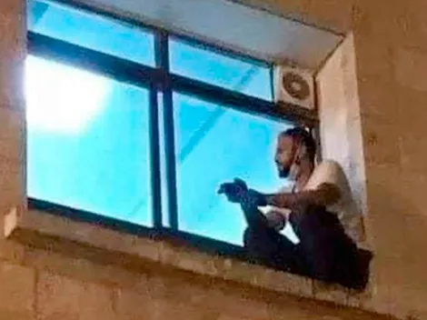 Hombre escaló un hospital para despedir a su madre que murió de coronavirus