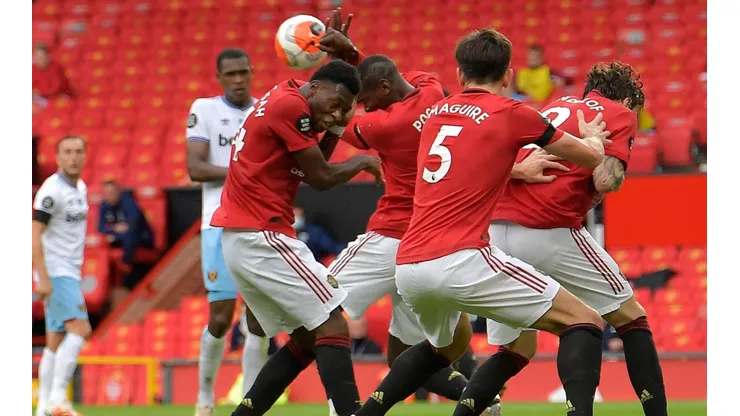 Hinchas critican el infantil penal de Pogba.