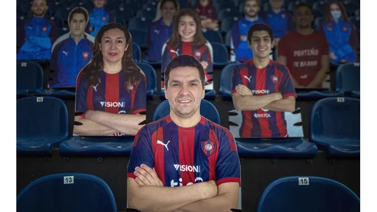 Los "hinchas de cartón" de Cerro Porteño en Paraguay.