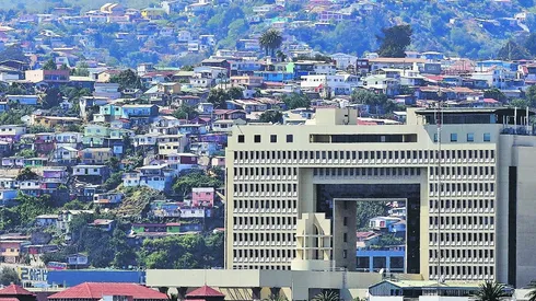 La sesión comenzará a las 13:00 horas en el Senado.