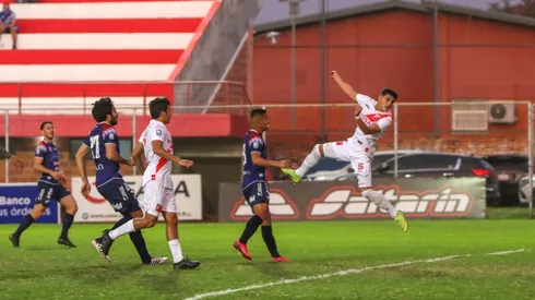 River y Nacional en el regreso del fútbol en Paraguay.