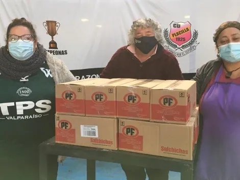 Wanderers se pone con sus hinchas y dona comida para olla común