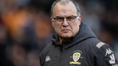 Bielsa genera amor-odio entre los fanáticos del fútbol.