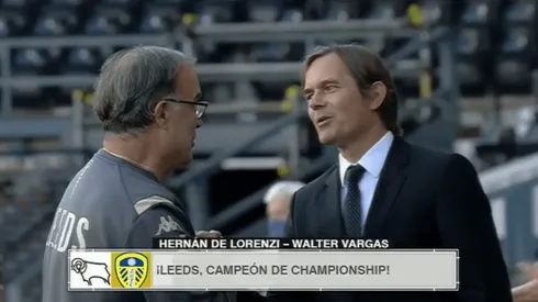 Marcelo Bielsa recibió el amistoso saludo de Phillip Cocu, en el pasillo de Derby County a Leeds United