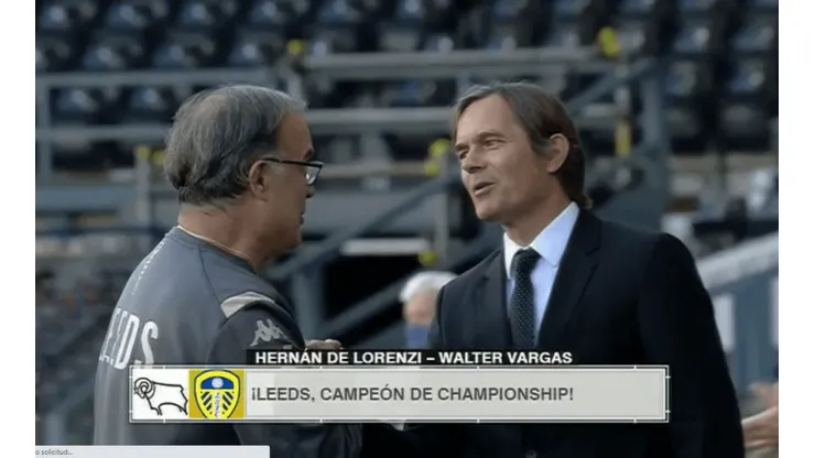 Marcelo Bielsa recibió el amistoso saludo de Phillip Cocu, en el pasillo de Derby County a Leeds United