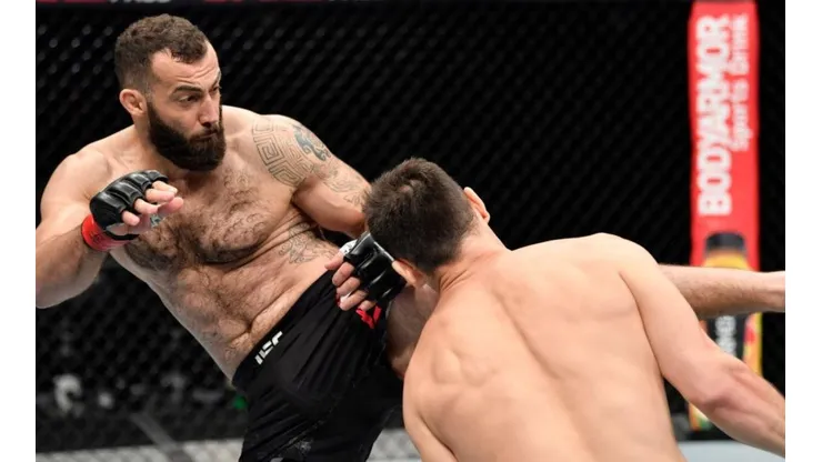 Dolidze se impuso con un increíble KO en su debut en UFC