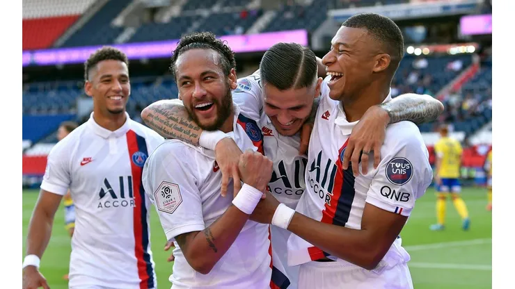 Neymar e Icardi replican el mítico penal de Cruyff