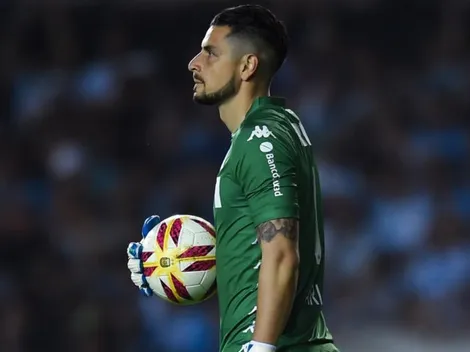 Arias pide aumento y negocia para seguir en Racing