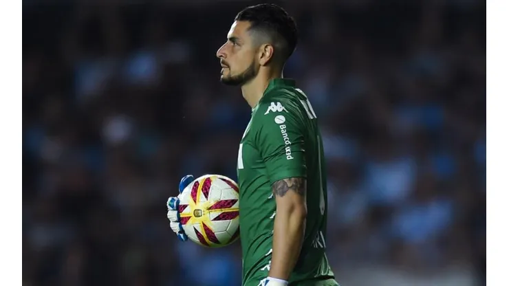 Gabriel Arias negocia su continuidad en Racing de Avellaneda