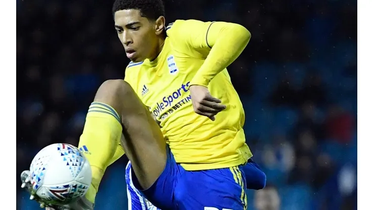 Jude Bellingham tiene 17 años y percibirá un salario de 2,5 millones de euros anuales en el Borussia Dortmund.
