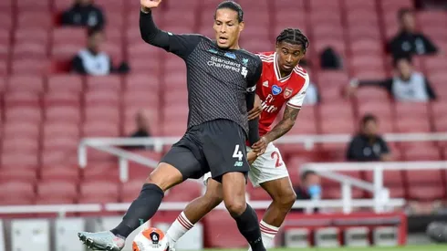 Virgil van Dijk se equivocó y ayudó a Arsenal