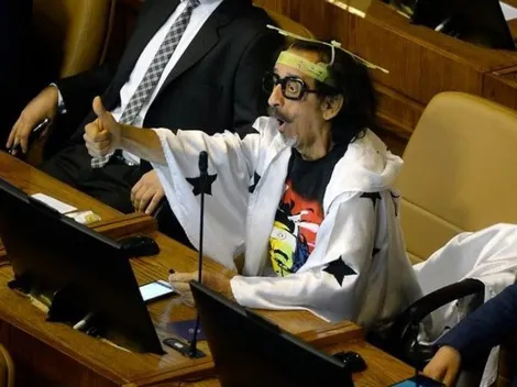 El cartel de Florcita Motuda antes de la votación del 10% de las AFP