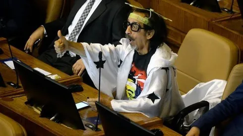 Raúl Alarcón, Florcita Motuda, es uno de los parlamentarios que votó a favor del retiro del 10% de las AFP, que ahora pasa al Senado.