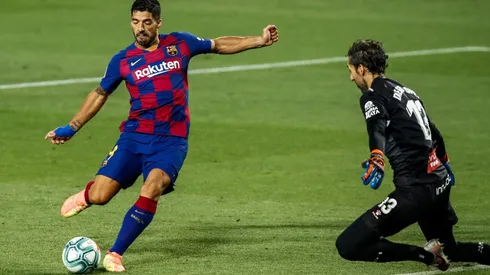 Luis Suárez definiendo, su especialidad