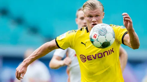 El delantero del Borussia Dortmund se encuentra en Noruega pasando sus vacaciones, y hace pocos días fue expulsado a empujones de una discoteca.