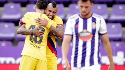 Messi felicita a Vidal.