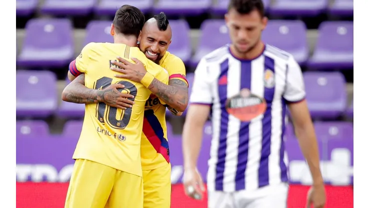 Messi felicita a Vidal.