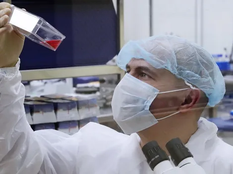 Vacuna rusa contra el coronavirus pasa con éxito los primeros ensayos clínicos