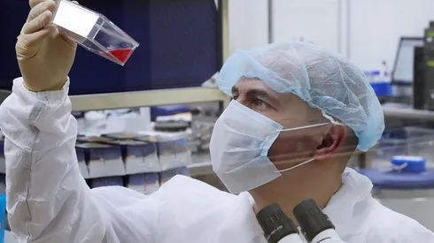 Vacuna rusa contra el coronavirus pasa con éxito los primeros ensayos clínicos