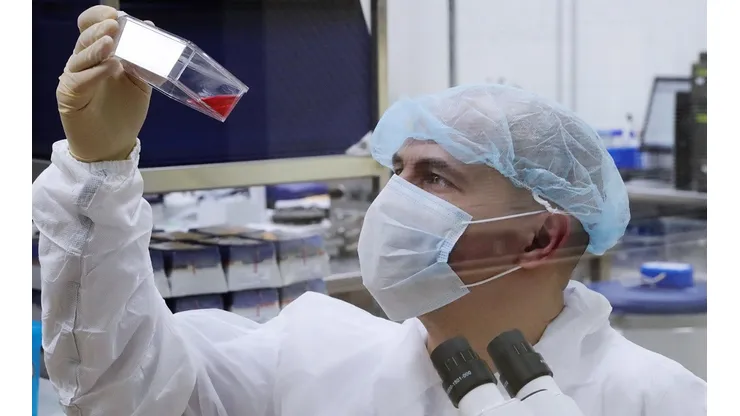 Vacuna rusa contra el coronavirus pasa con éxito los primeros ensayos clínicos