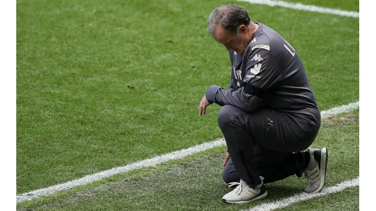 Bielsa y acompañó el llamado contra el racismo.