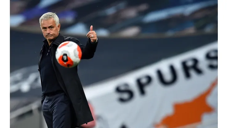 Mourinho aseguró que no le entusiasma jugar Europa League, pero que aún así es mejor disputarla antes que quedar de manos vacías