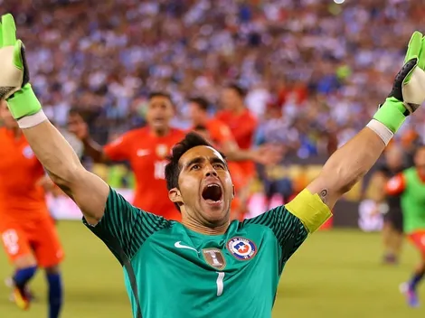 Claudio Bravo se emociona al recordar su debut en La Roja
