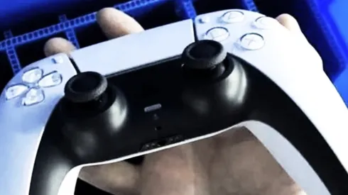 El control sería un poco más grande que el de PlayStation 4.
