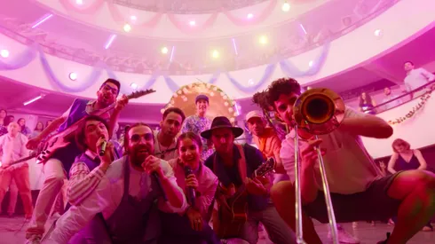 Lo nuevo de Moral Distraída, Denise Rosenthal y Los Vásquez se grabó en un caracol de Providencia.