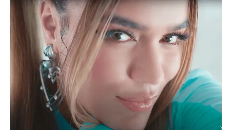 Esta es una nueva colaboración de Ovy on the Drums y Karol G.