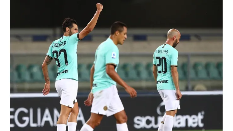 Candreva festeja su gol al Hellas Verona.