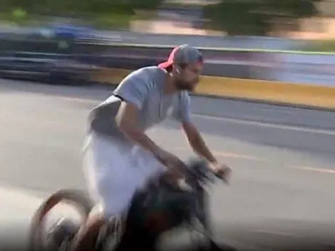 Duras críticas a Piqué por llegar al partido en bicicleta