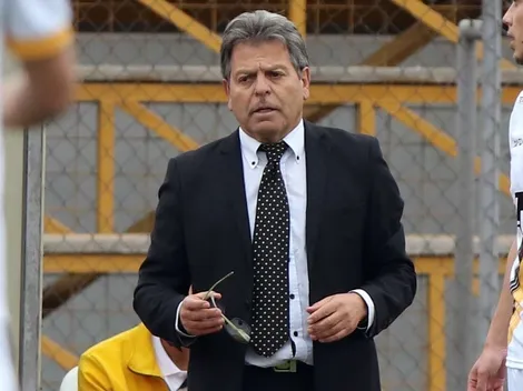 "A los poderosos les conviene tener a la gente analfabeta para manejarla"