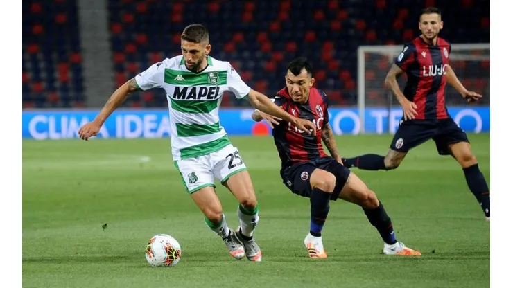 Gary Medel fue titular y salió reemplazado en la derrota de Bologna