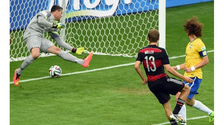 Alemania goleó a Brasil para avanzar a la final del Mundial 2014, donde derrotó a Argentina para coronarse campeón del mundo.