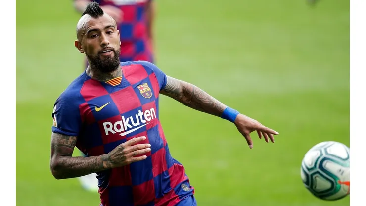 Arturo Vidal se proyecta como titular en Barcelona, que enfrenta esta tarde a Espanyol en el Camp Nou.