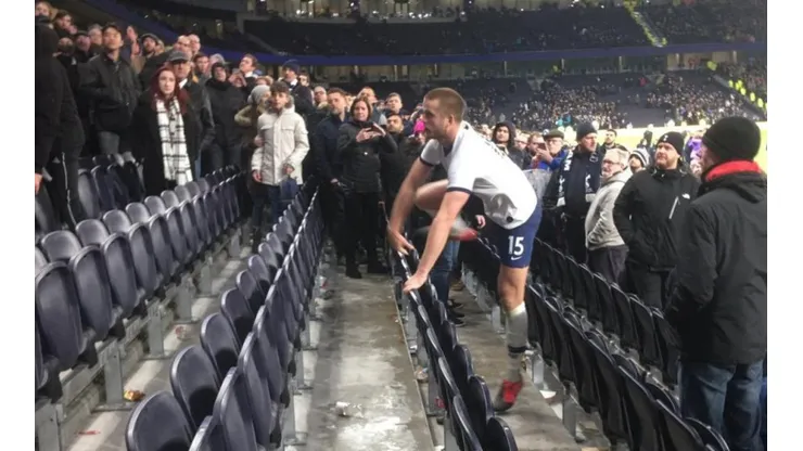 El jugador de 26 años fue insultado por un hincha durante todo el partido de los Spurs ante Norwich City por la FA Cup.
