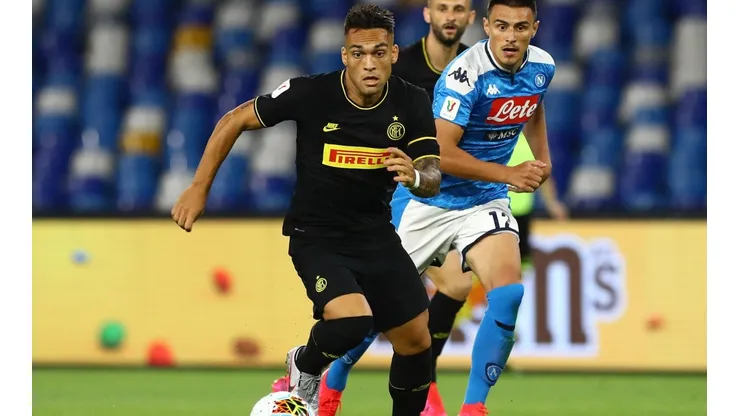Lautaro Martínez ante el Nápoli