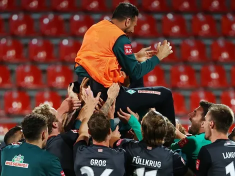 Claudio Pizarro se retira del fútbol con un tradicional malteo