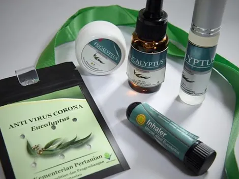 Indonesia presenta polémico collar de eucalipto que asegura ser efectivo contra el coronavirus