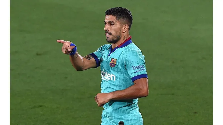 Suárez hace historia en el Barça