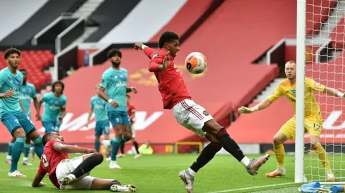 Manchester United ganó con claridad en casa por la Premier