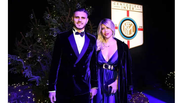 Mauro Icardi junto a su esposa Wanda Nara en un evento en Milán